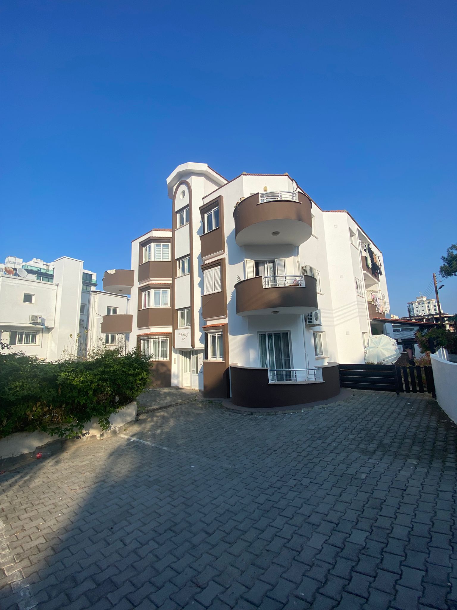 Girne merkezde satılık 3+1 daire * KDV  ödenmiş koçan hazır #a-ky-35